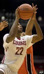 Cougars Fall Short of Beavers, 67-66