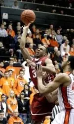 Washington State Upends Oregon State, 61-55