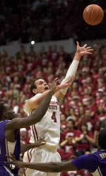 Cougars Fall To Rival Huskies, 59-52