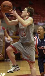 L. A. Road Trip Concludes 2000-01 Campaign For Cougars