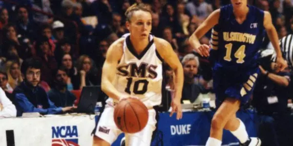 Jackie Stiles at 2001 NCAA West Regional