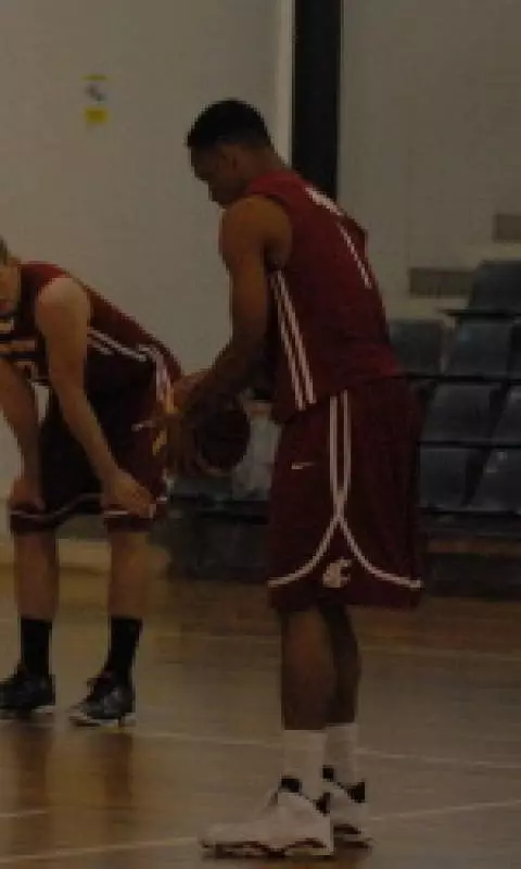 Cougars Defeat Norths Bears, 77-64