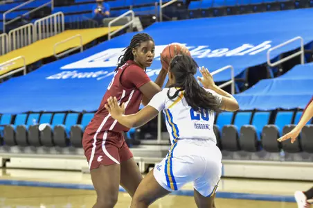 21WBBMurekateteBellaAtUCLA1