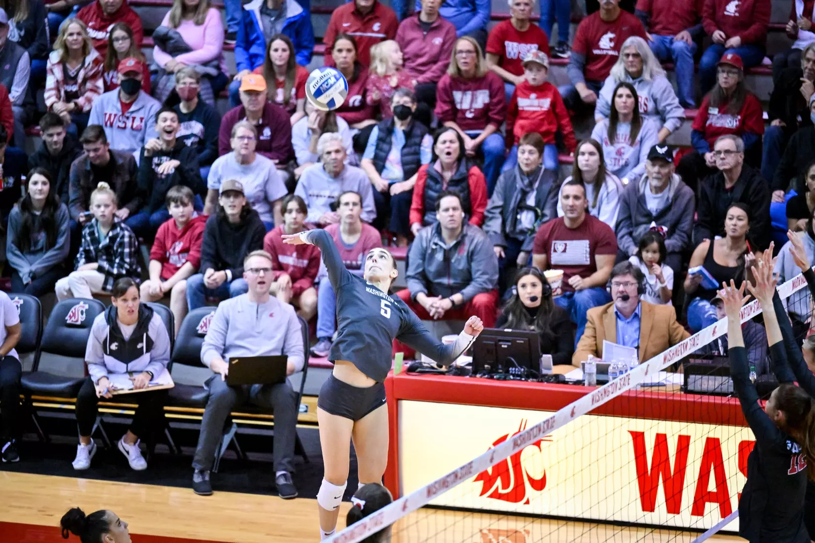 Washington State volleyball fell, 3-0, to eighth-ranked Stanford on Friday, Oct. 28, 2022, in Bohler Gym.