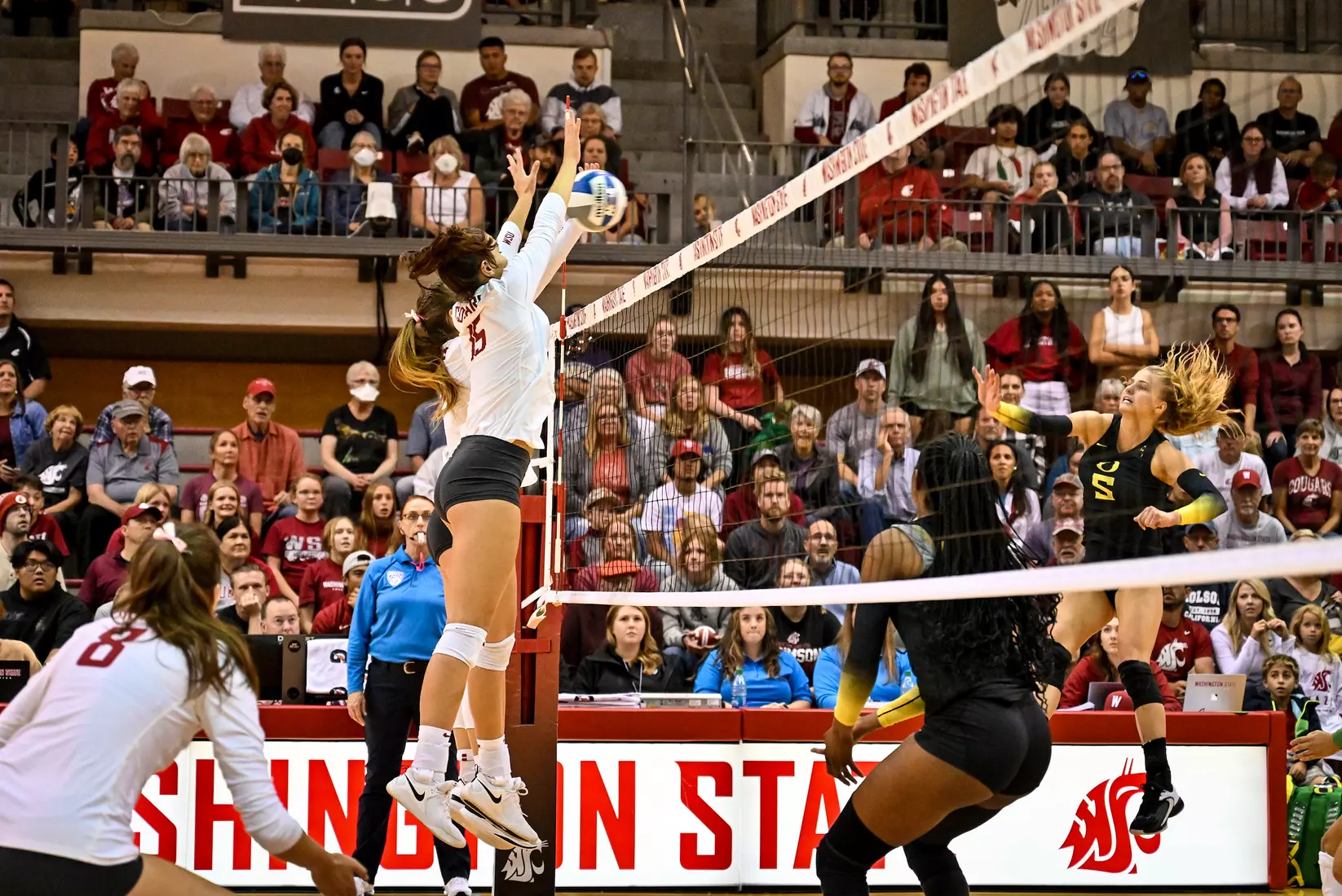 WSU defeats No. 12 Oregon, 3-0, on Oct. 7, 2022, at Bohler Gym