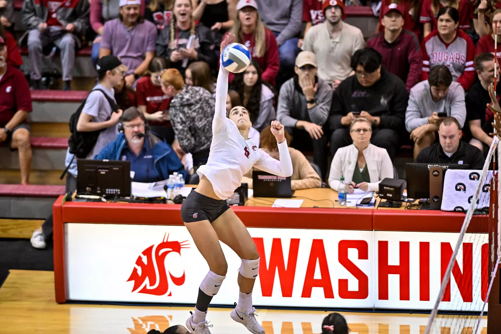 WSU defeats No. 12 Oregon, 3-0, on Oct. 7, 2022, at Bohler Gym