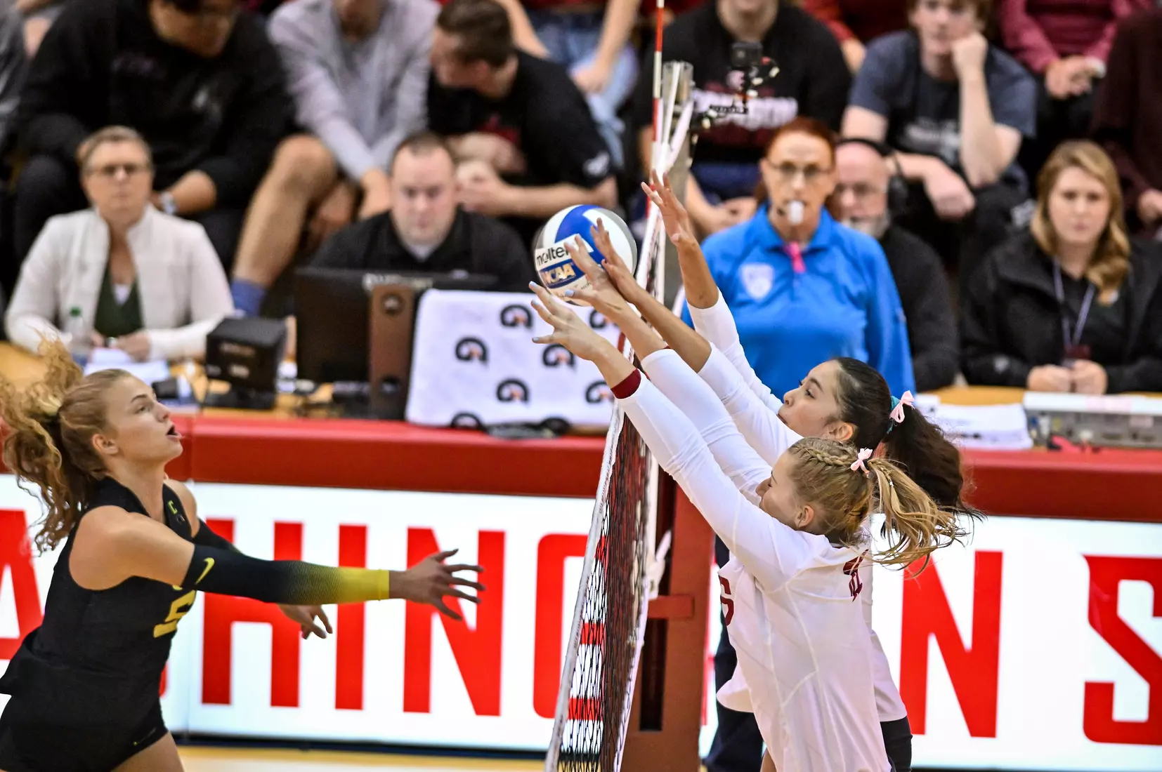 WSU defeats No. 12 Oregon, 3-0, on Oct. 7, 2022, at Bohler Gym