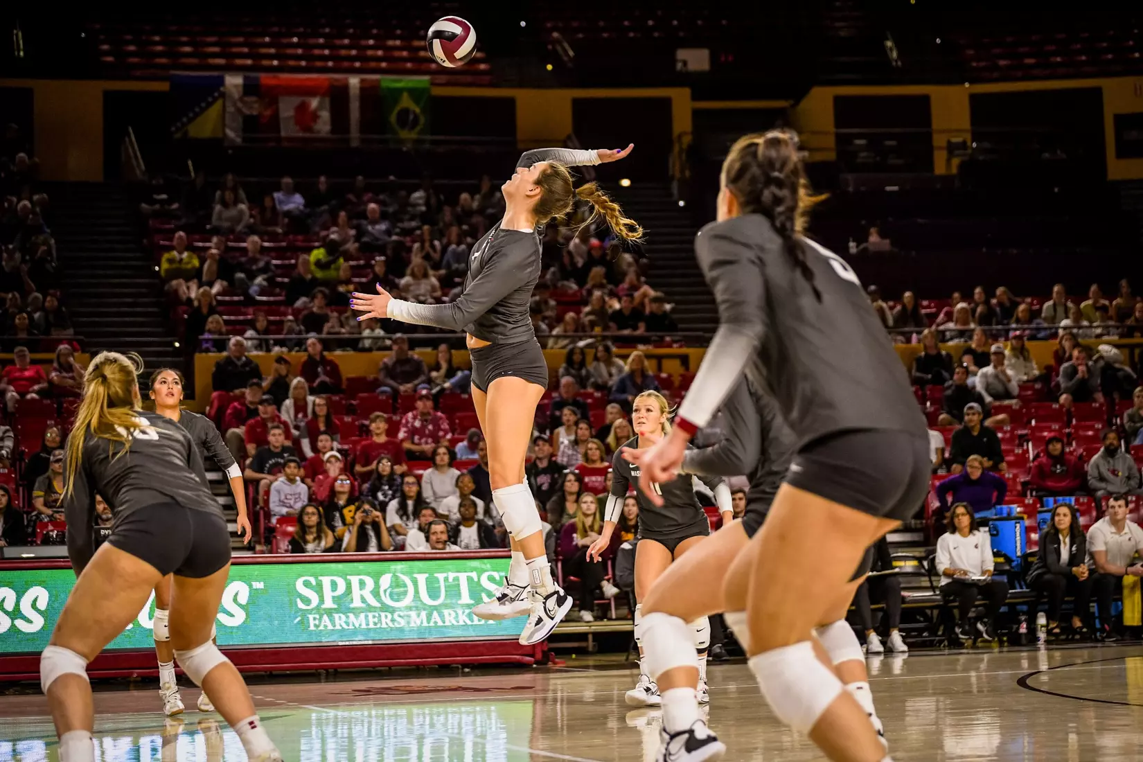 Washington State volleyball defeated Arizona State, 3-0, on Friday, Nov. 11, 2022, at Desert Financial Arena in Tempe, Ariz.