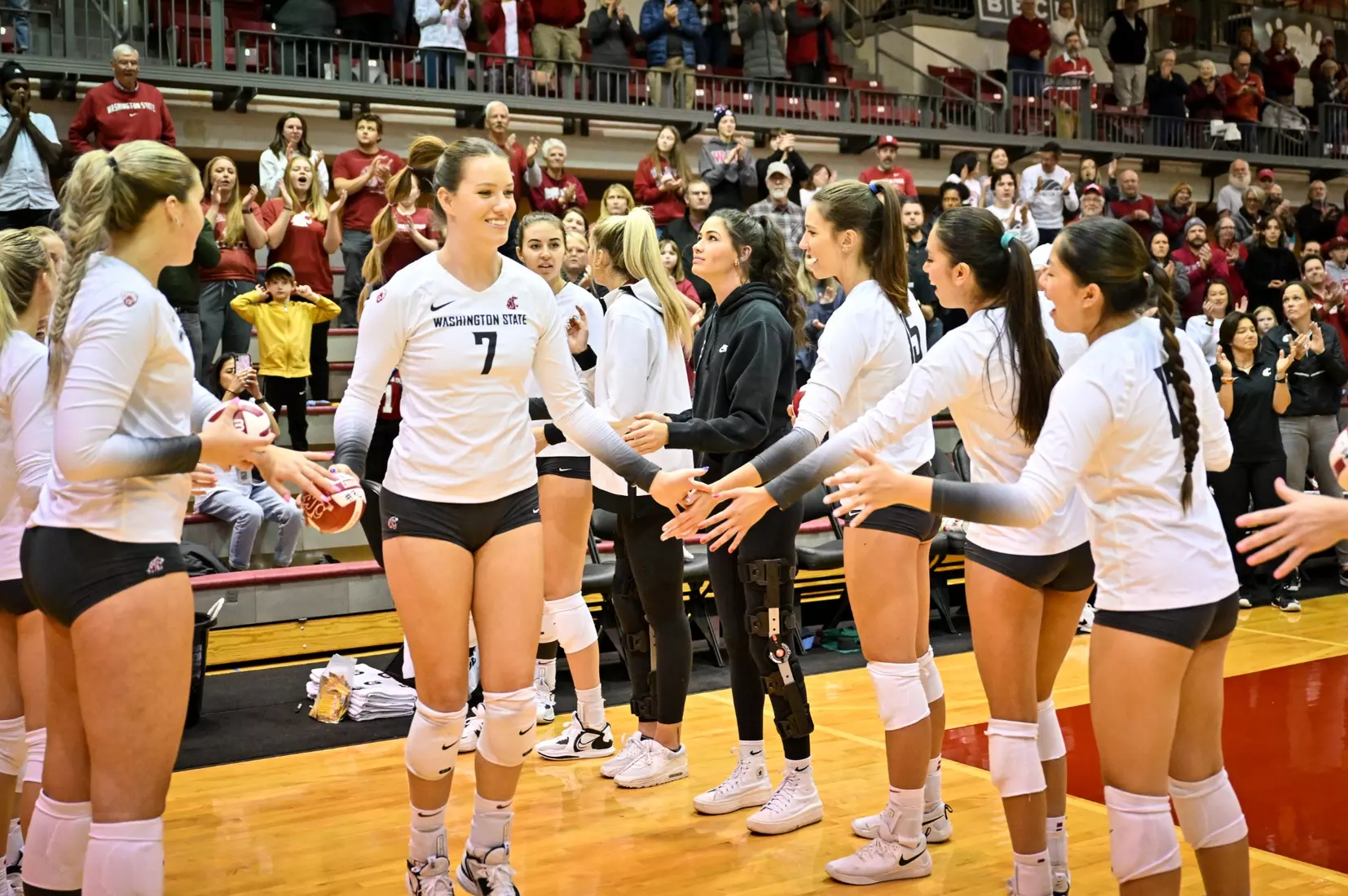 Washington State volleyball defeated Utah, 3-0 (25-20, 25-12, 25-18) on Friday, Nov. 18, 2022 in Bohler Gym.