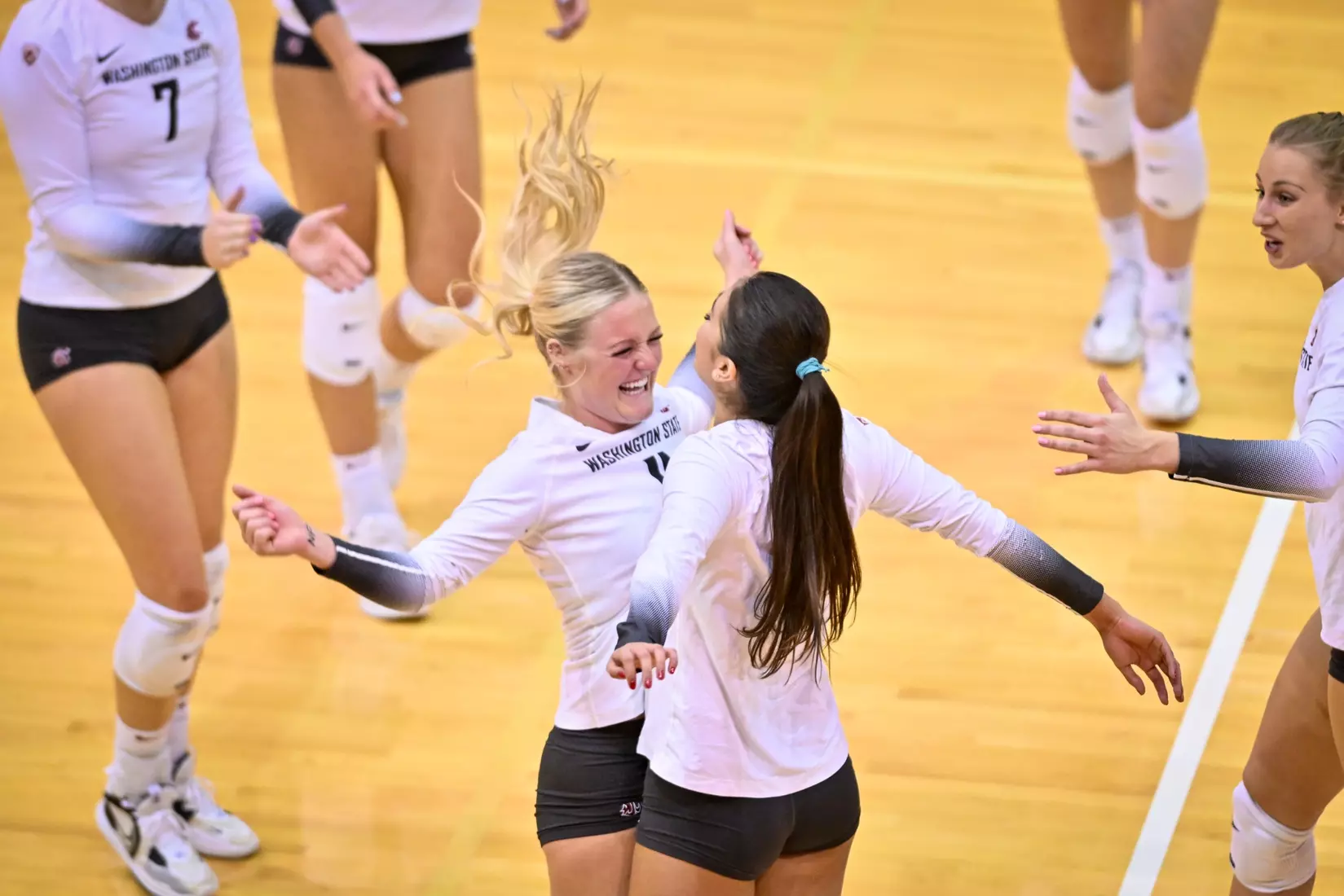 Washington State volleyball defeated Utah, 3-0 (25-20, 25-12, 25-18) on Friday, Nov. 18, 2022 in Bohler Gym.