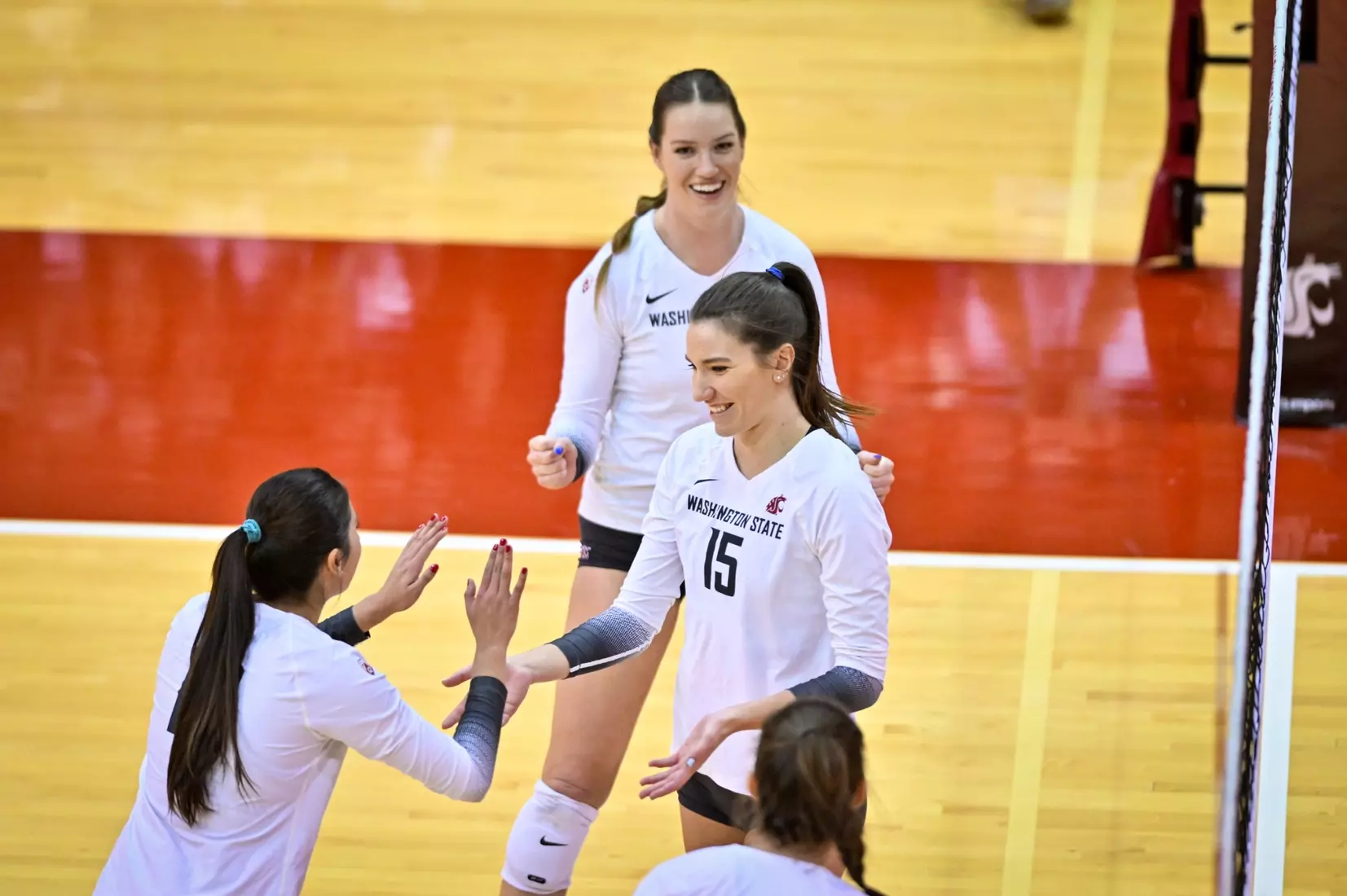 Washington State volleyball defeated Utah, 3-0 (25-20, 25-12, 25-18) on Friday, Nov. 18, 2022 in Bohler Gym.