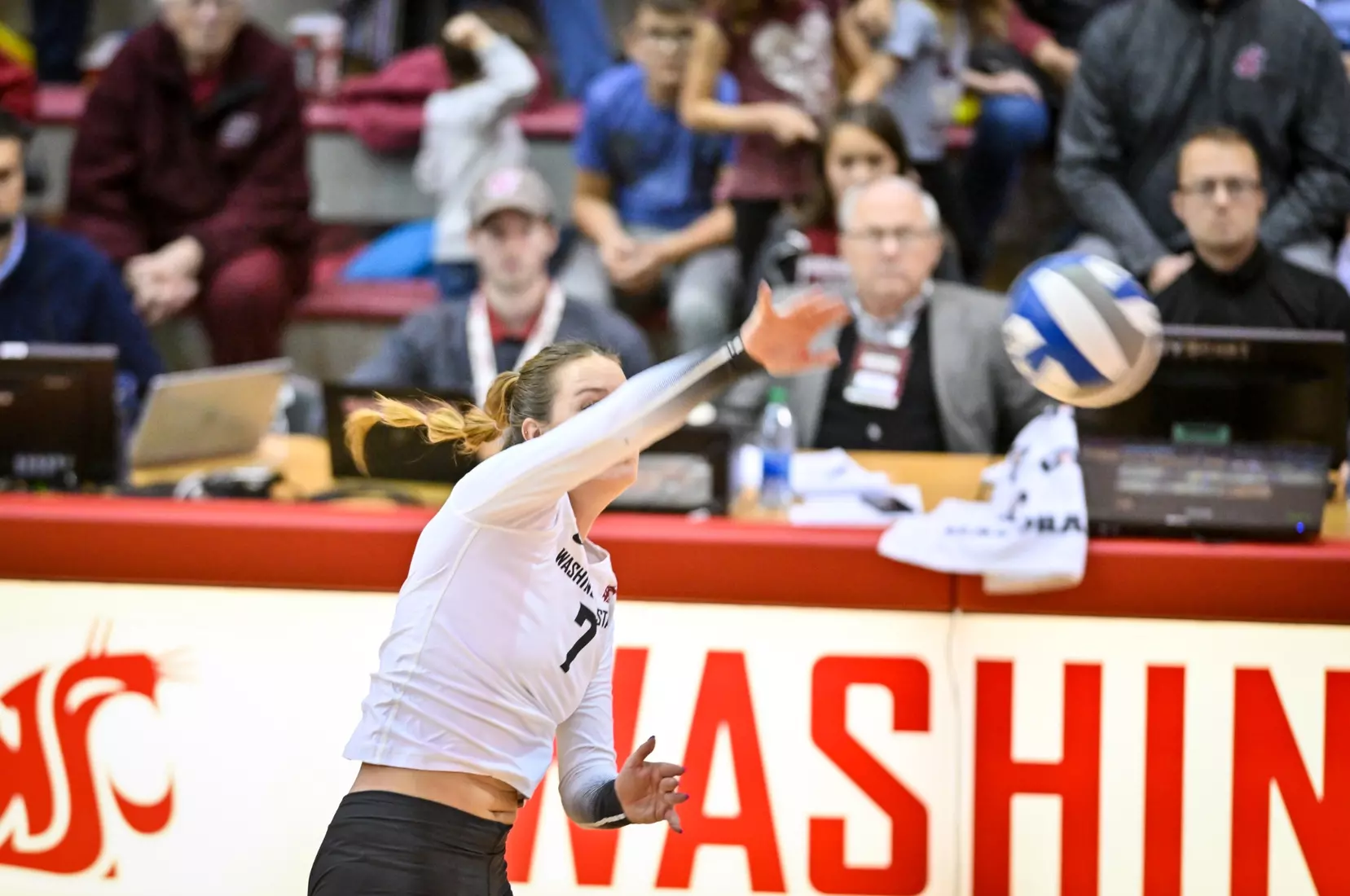Washington State volleyball defeated Utah, 3-0 (25-20, 25-12, 25-18) on Friday, Nov. 18, 2022 in Bohler Gym.