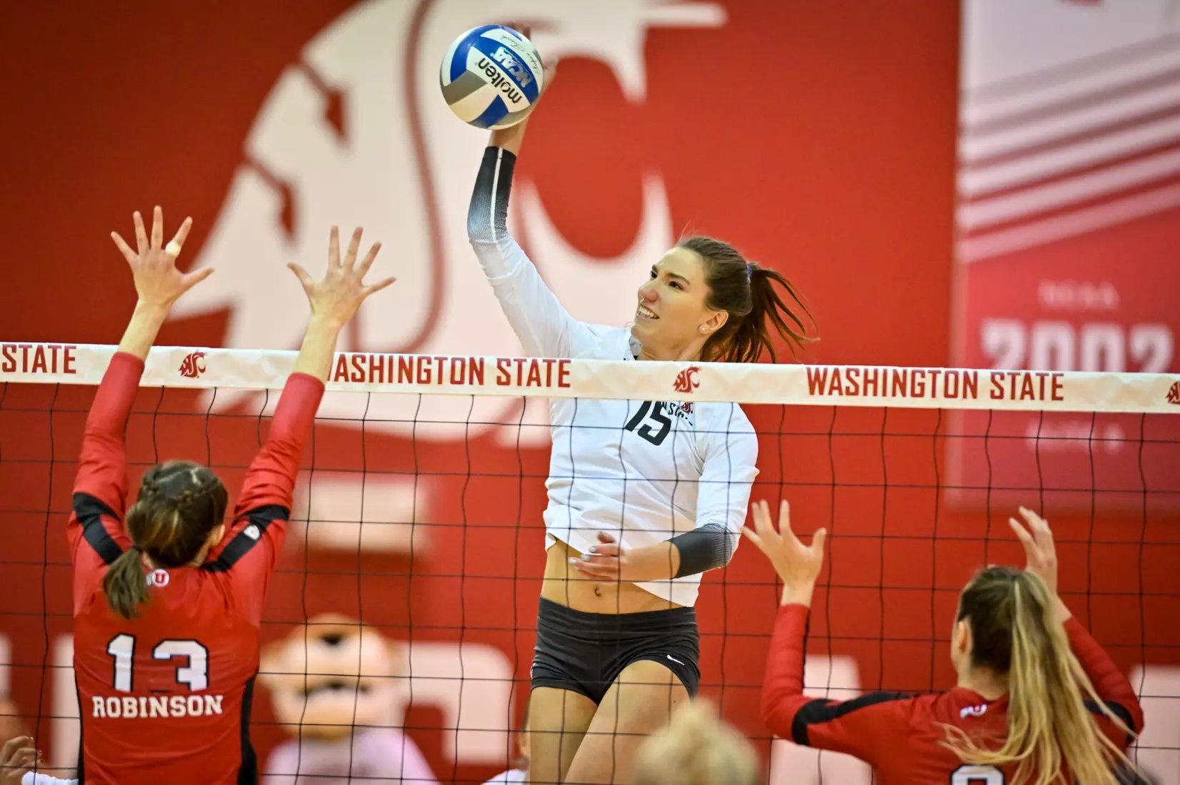 Washington State volleyball defeated Utah, 3-0 (25-20, 25-12, 25-18) on Friday, Nov. 18, 2022 in Bohler Gym.