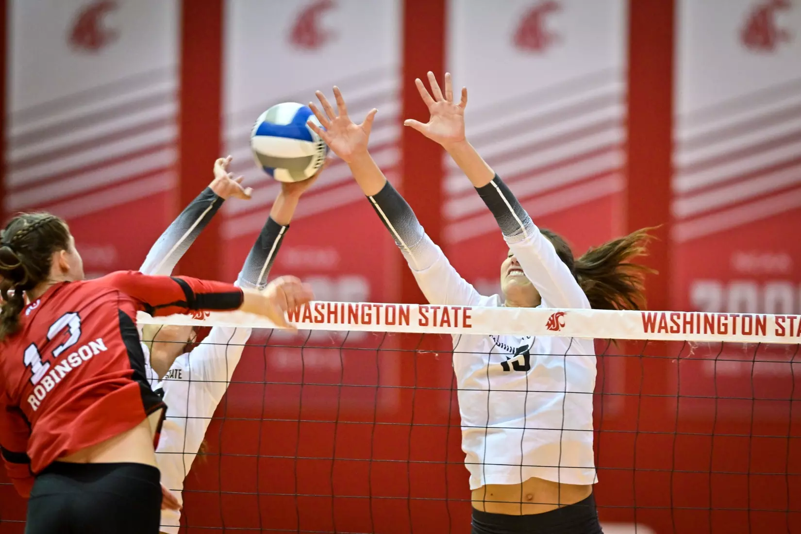 Washington State volleyball defeated Utah, 3-0 (25-20, 25-12, 25-18) on Friday, Nov. 18, 2022 in Bohler Gym.