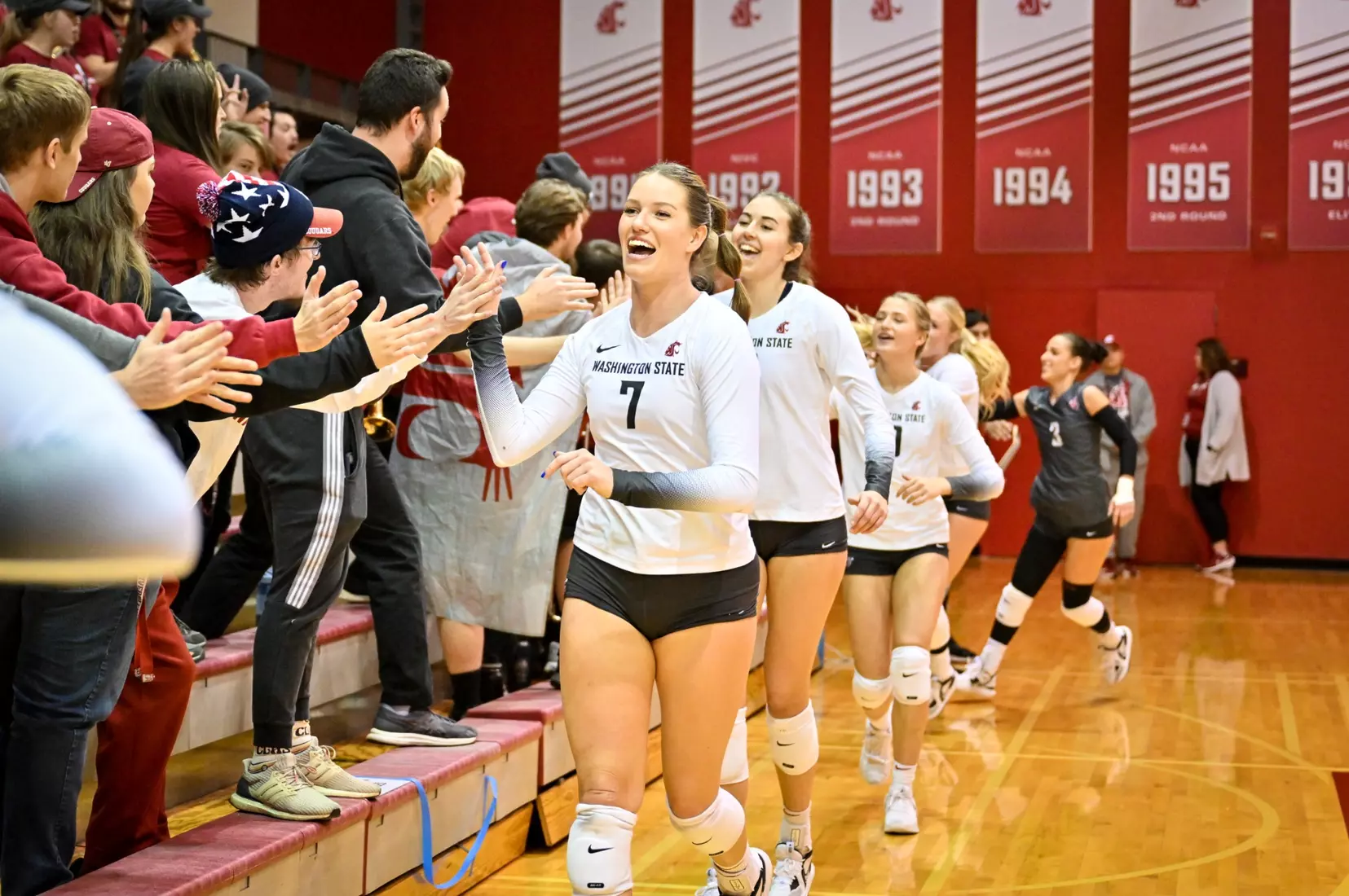 Washington State volleyball defeated Utah, 3-0 (25-20, 25-12, 25-18) on Friday, Nov. 18, 2022 in Bohler Gym.