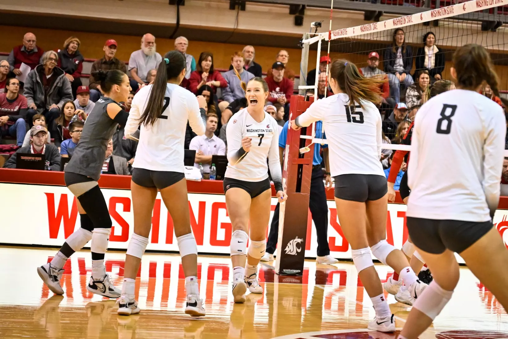 Washington State volleyball defeated Utah, 3-0 (25-20, 25-12, 25-18) on Friday, Nov. 18, 2022 in Bohler Gym.