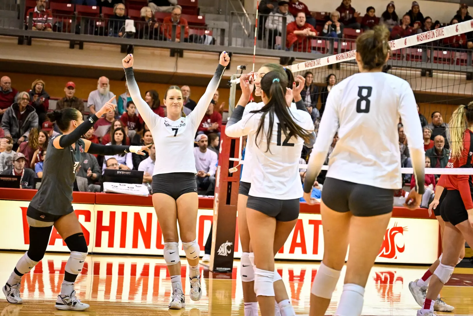 Washington State volleyball defeated Utah, 3-0 (25-20, 25-12, 25-18) on Friday, Nov. 18, 2022 in Bohler Gym.