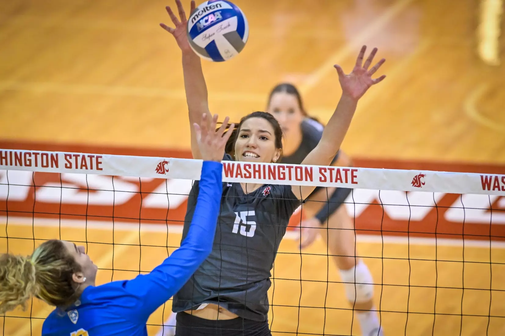 Washington State fell, 3-2, at the hands of UCLA on Tuesday, Nov. 22, 2022, in Bohler Gym.