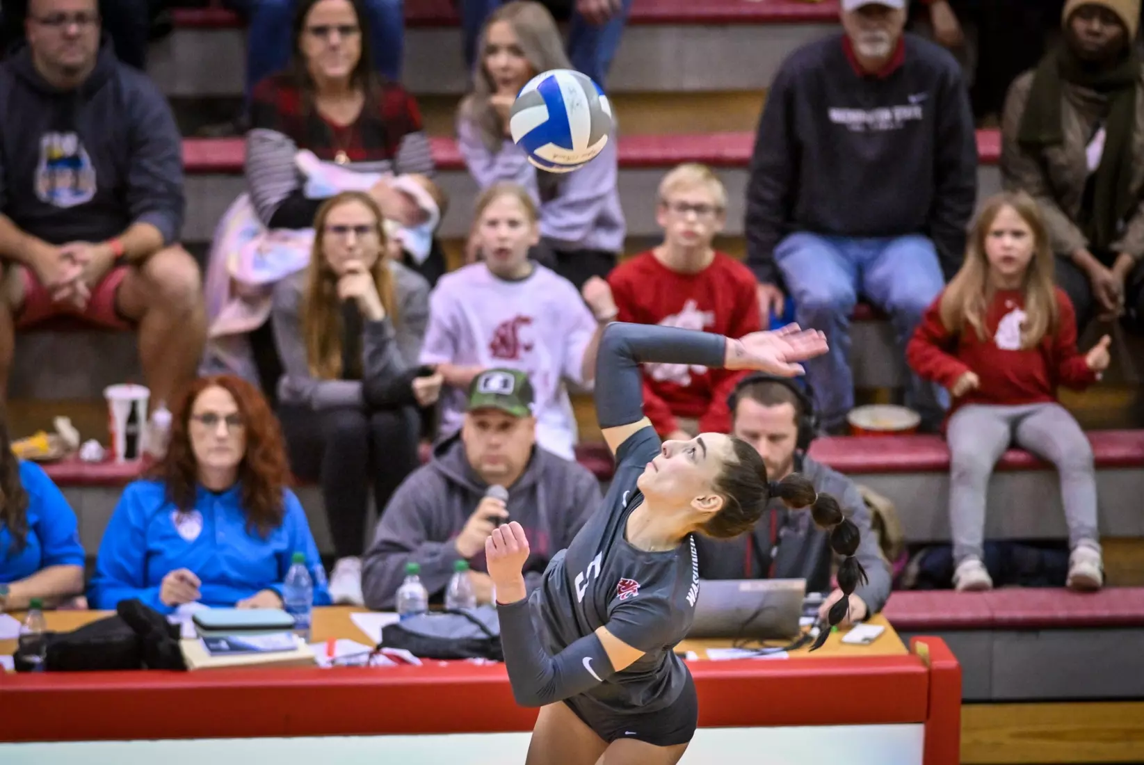Washington State fell, 3-2, at the hands of UCLA on Tuesday, Nov. 22, 2022, in Bohler Gym.