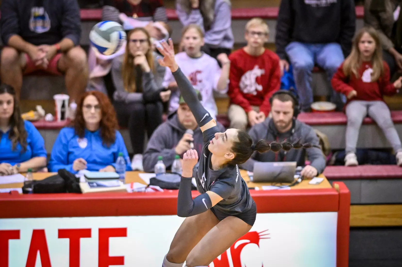 Washington State fell, 3-2, at the hands of UCLA on Tuesday, Nov. 22, 2022, in Bohler Gym.