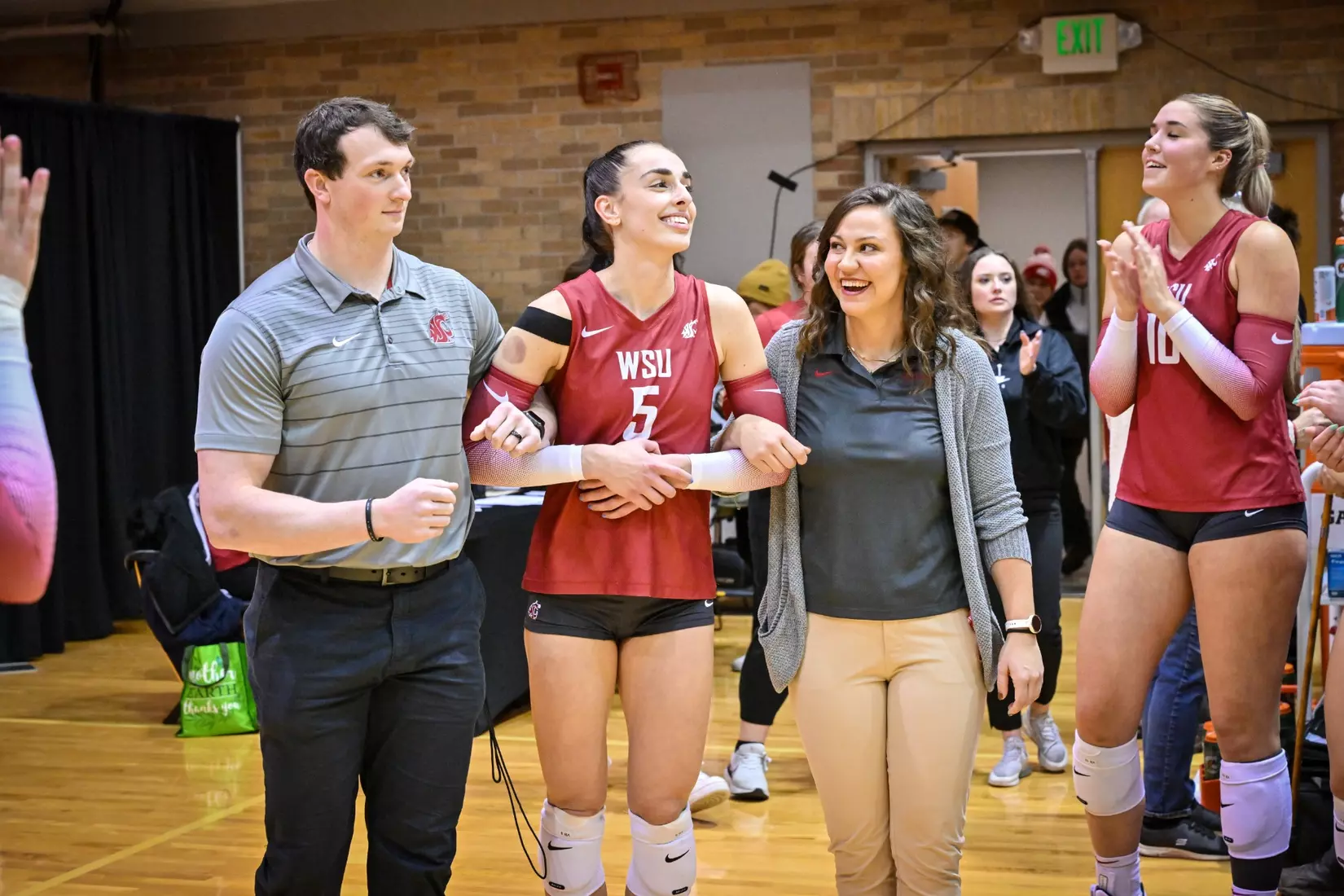 25th-ranked Washington State defeated 24th-ranked Washington, 3-0, on Friday, Nov. 25, 2022, in Bohler Gym.