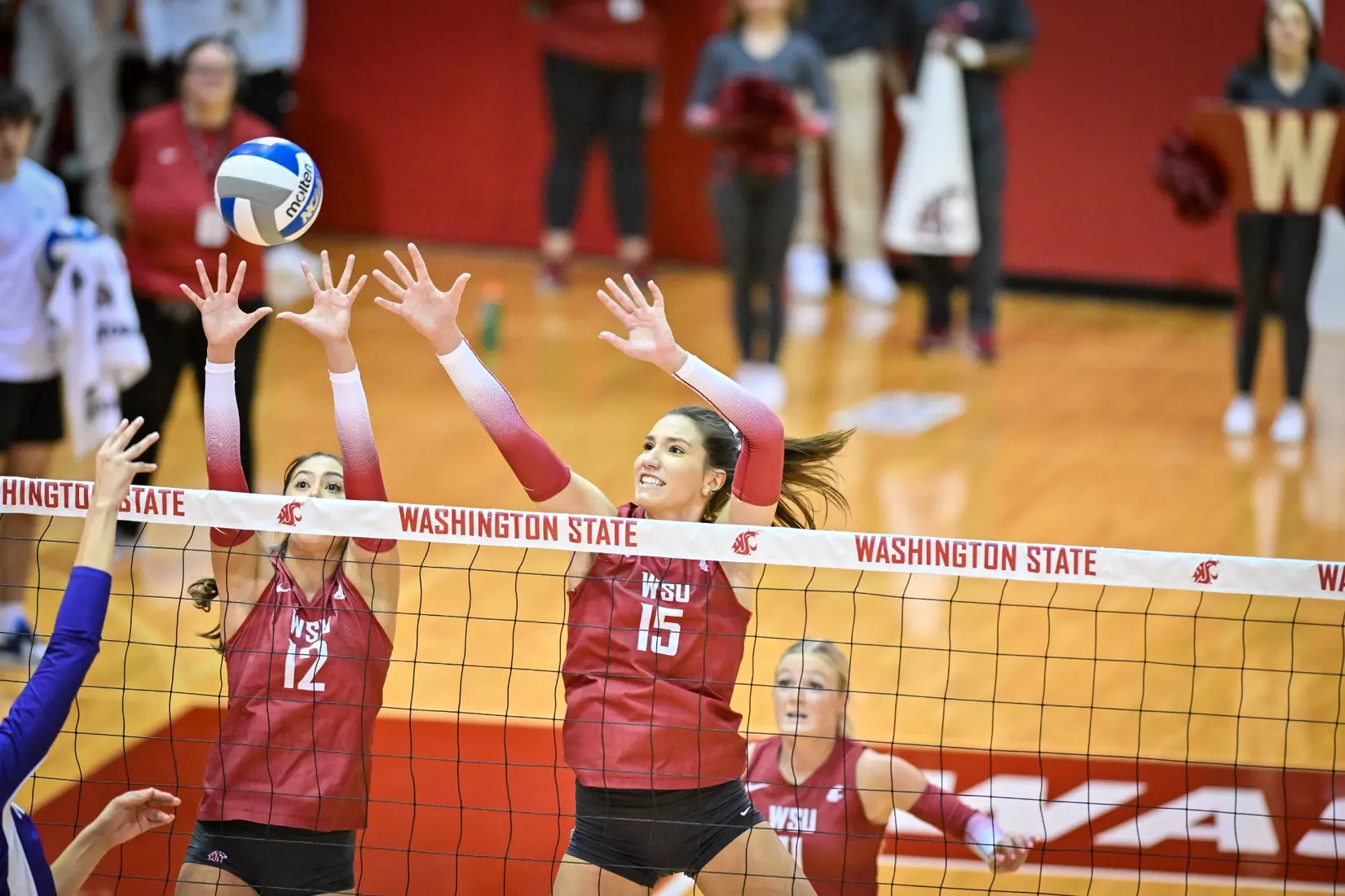 25th-ranked Washington State defeated 24th-ranked Washington, 3-0, on Friday, Nov. 25, 2022, in Bohler Gym.