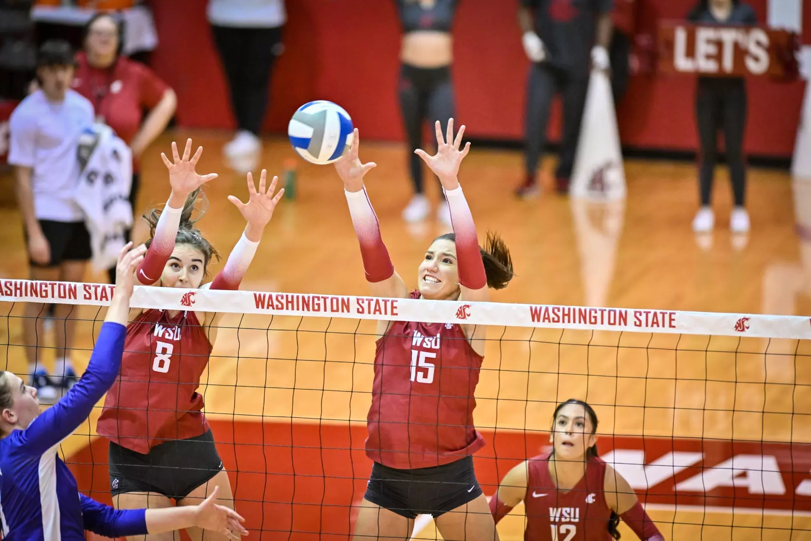 25th-ranked Washington State defeated 24th-ranked Washington, 3-0, on Friday, Nov. 25, 2022, in Bohler Gym.