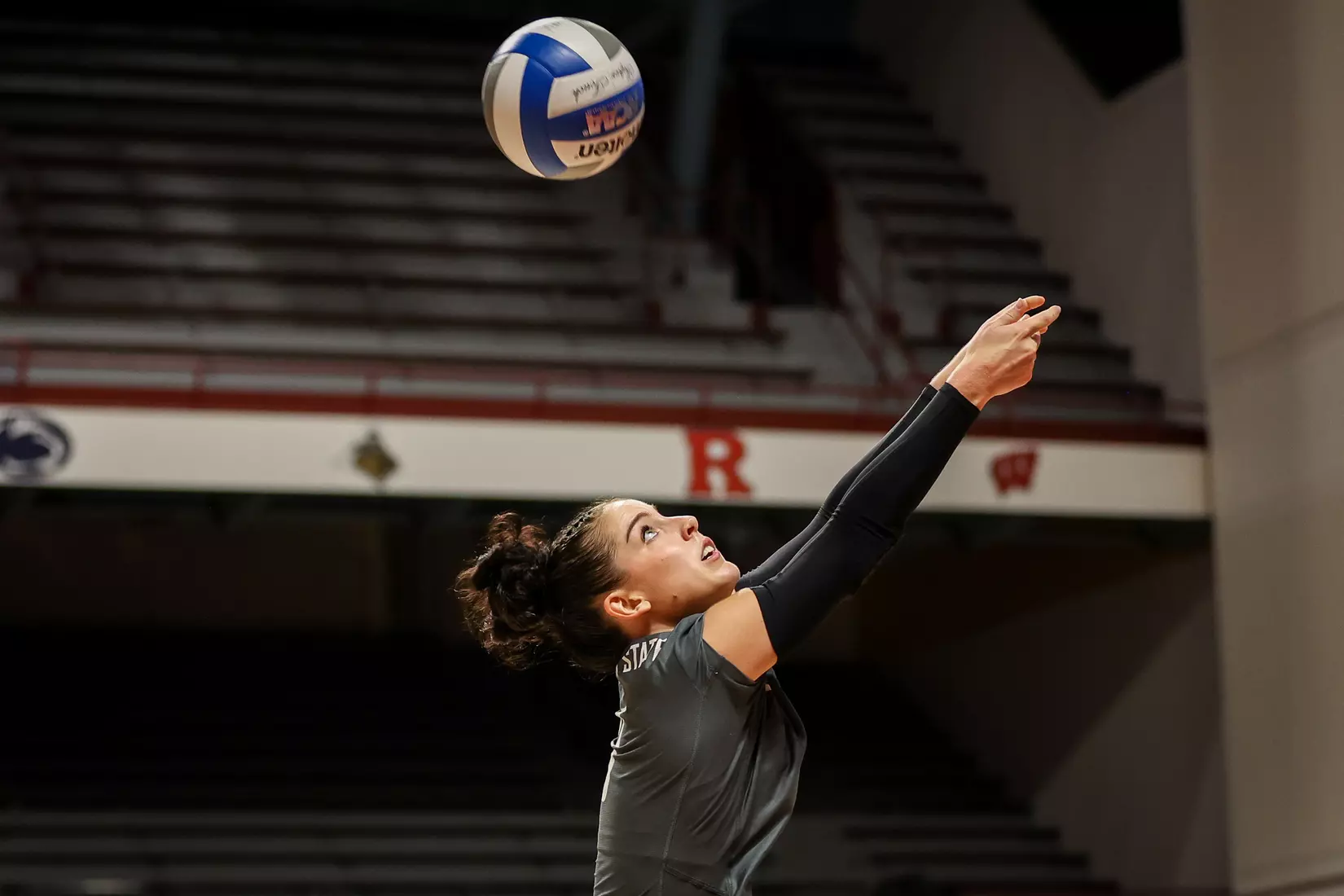 WSU volleyball fell in five sets to No. 22 Pepperdine at the University of Minnesota Diet Coke Classic.