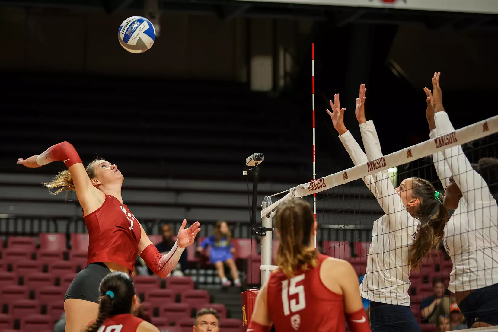 WSU volleyball fell in five sets to No. 22 Pepperdine at the University of Minnesota Diet Coke Classic.