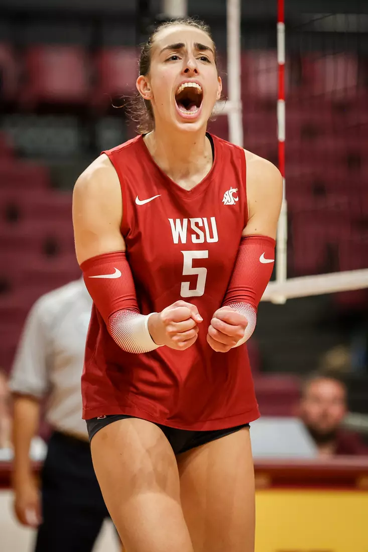 WSU volleyball fell in five sets to No. 22 Pepperdine at the University of Minnesota Diet Coke Classic.