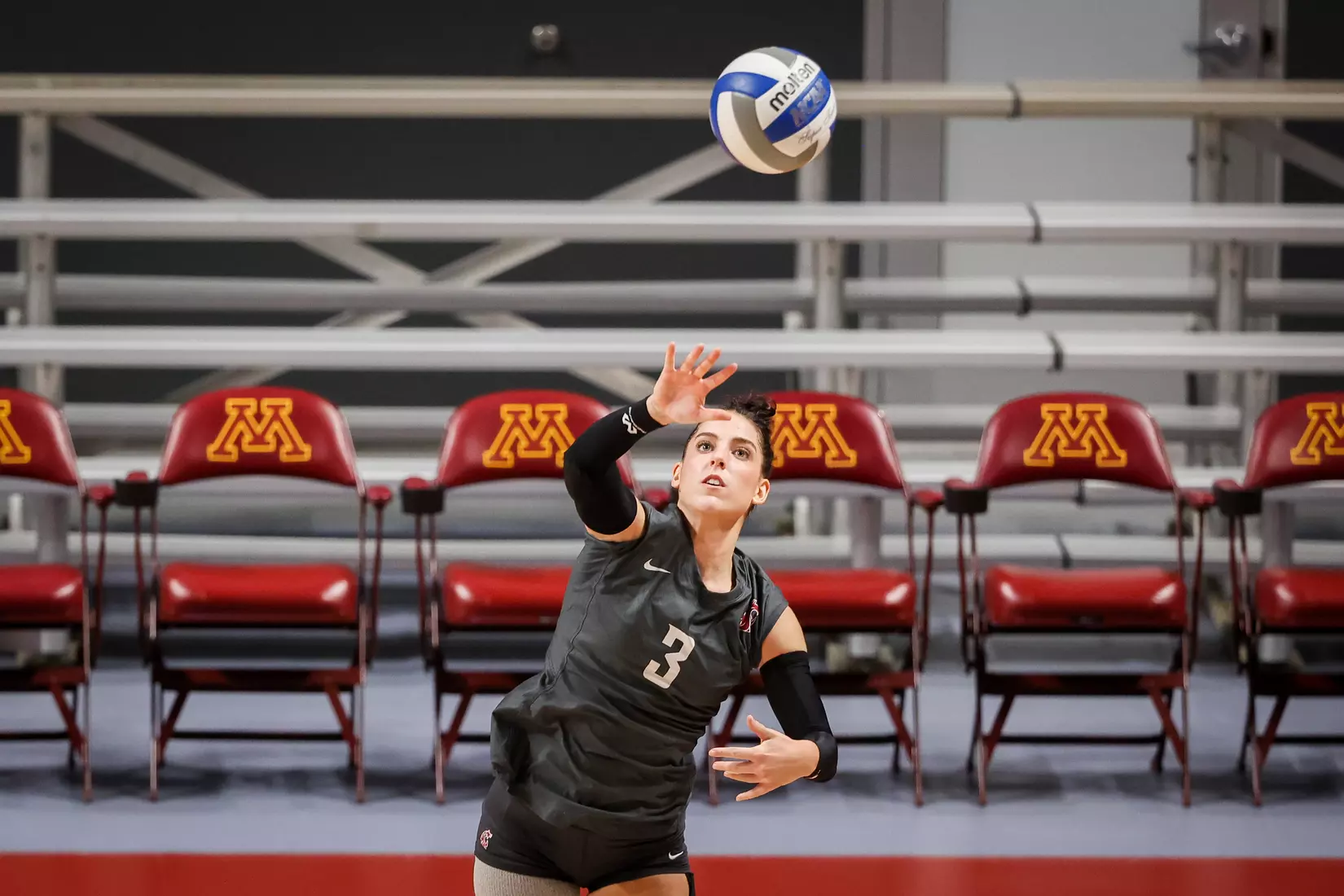 WSU volleyball fell in five sets to No. 22 Pepperdine at the University of Minnesota Diet Coke Classic.