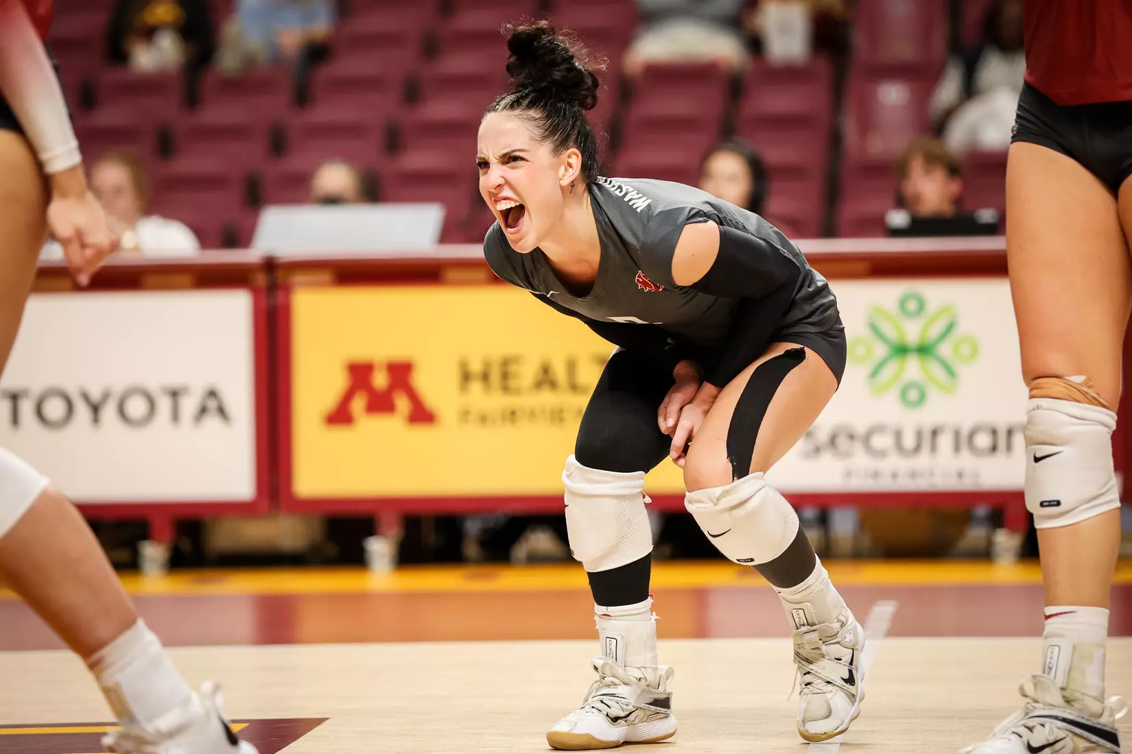WSU volleyball fell in five sets to No. 22 Pepperdine at the University of Minnesota Diet Coke Classic.