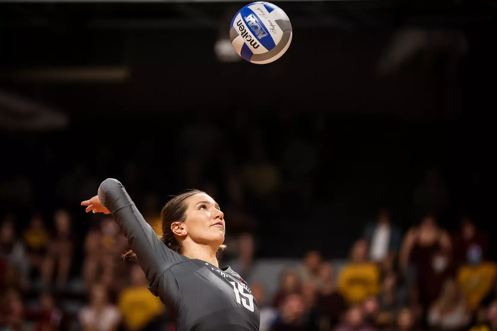 WSU volleyball fell, 3-1, at sixth-ranked Minnesota.