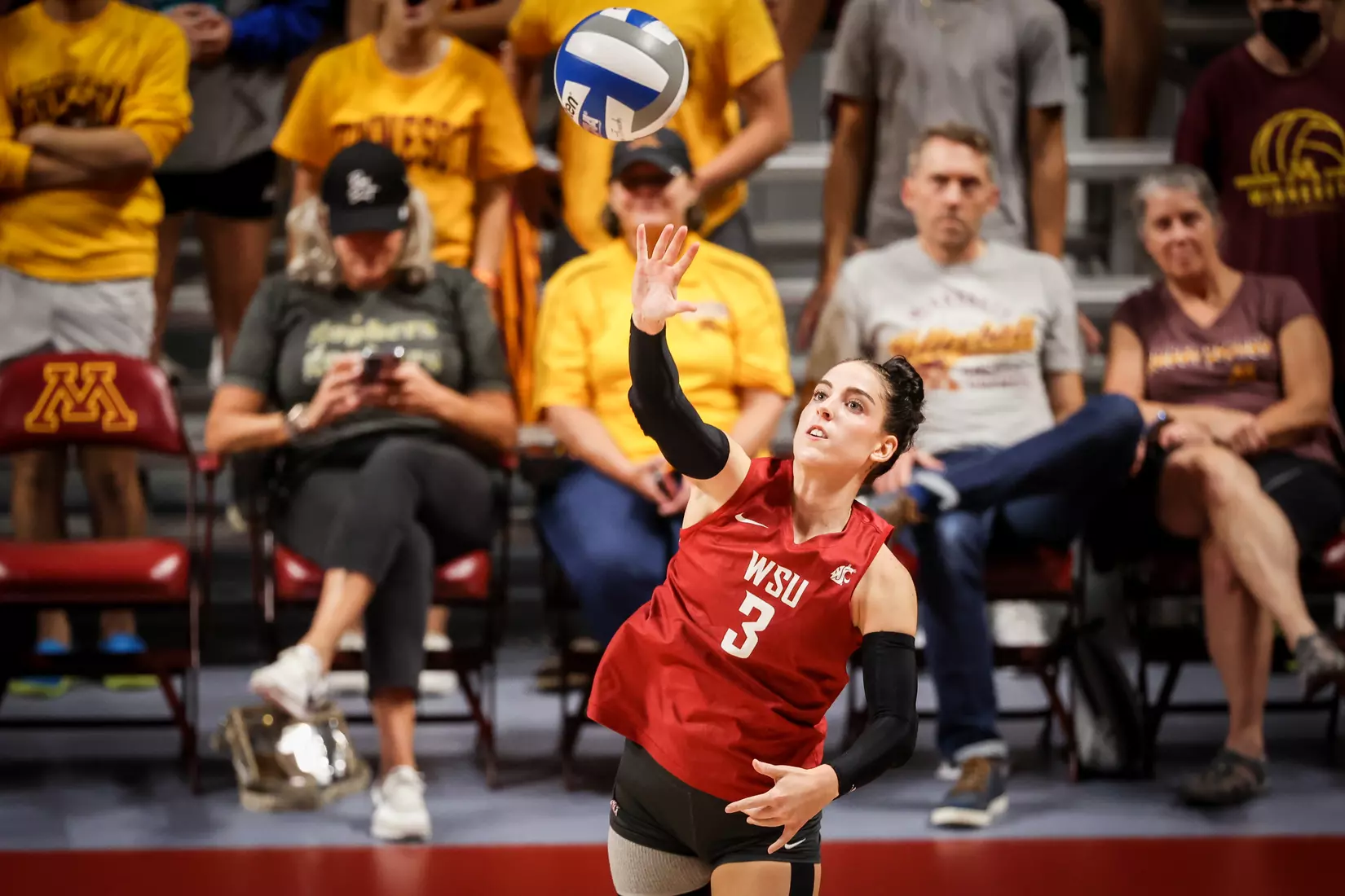WSU volleyball fell, 3-1, at sixth-ranked Minnesota.