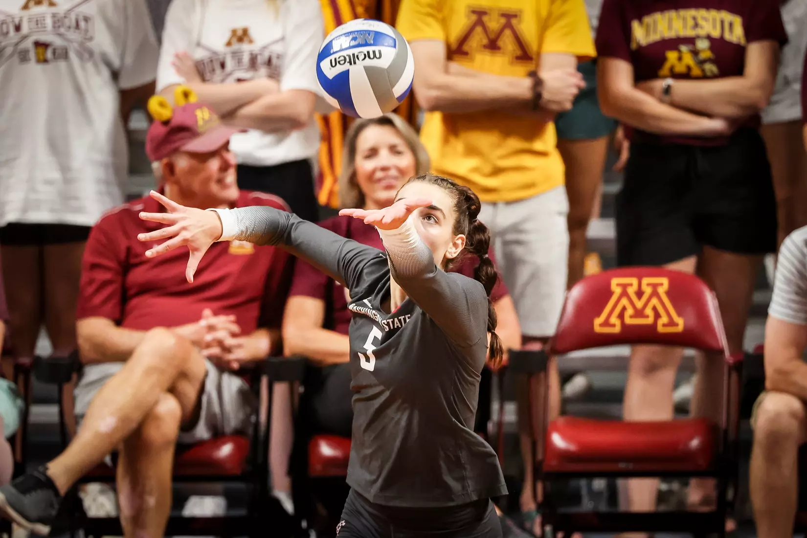 WSU volleyball fell, 3-1, at sixth-ranked Minnesota.