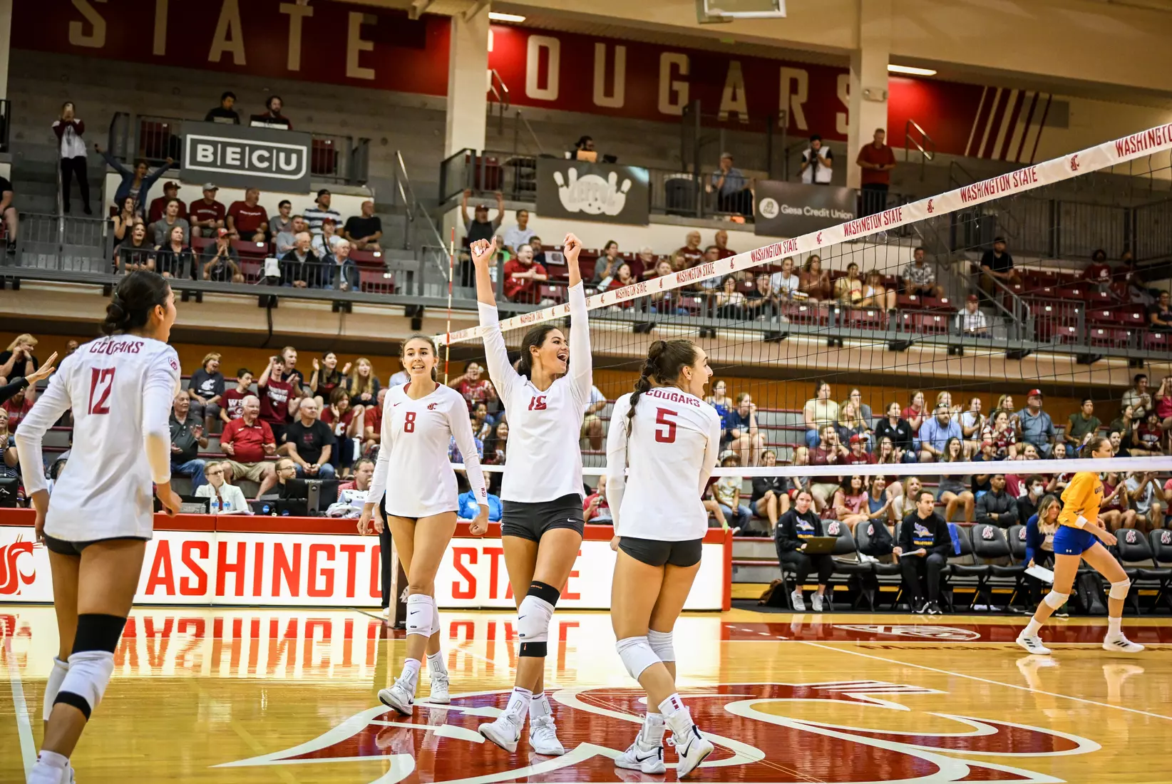Washington State volleyball defeated CSU Bakersfield, 3-1, on Friday, Sept. 2, 2022.