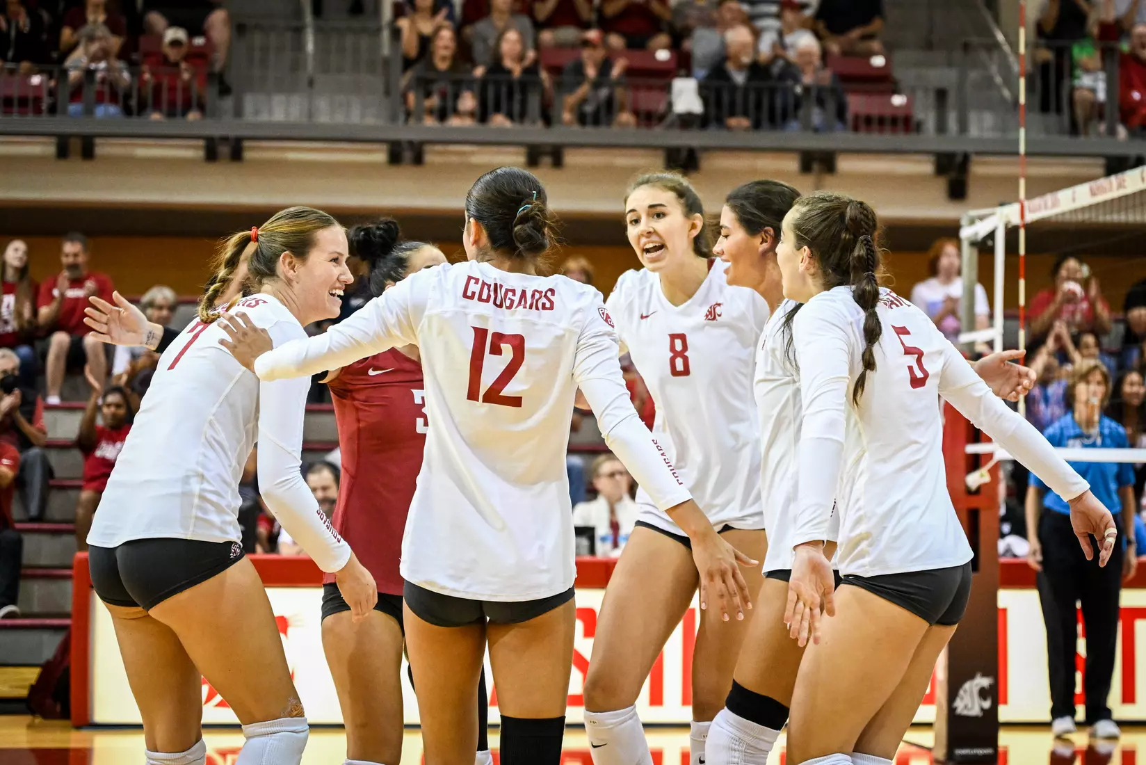 Washington State volleyball defeated CSU Bakersfield, 3-1, on Friday, Sept. 2, 2022.