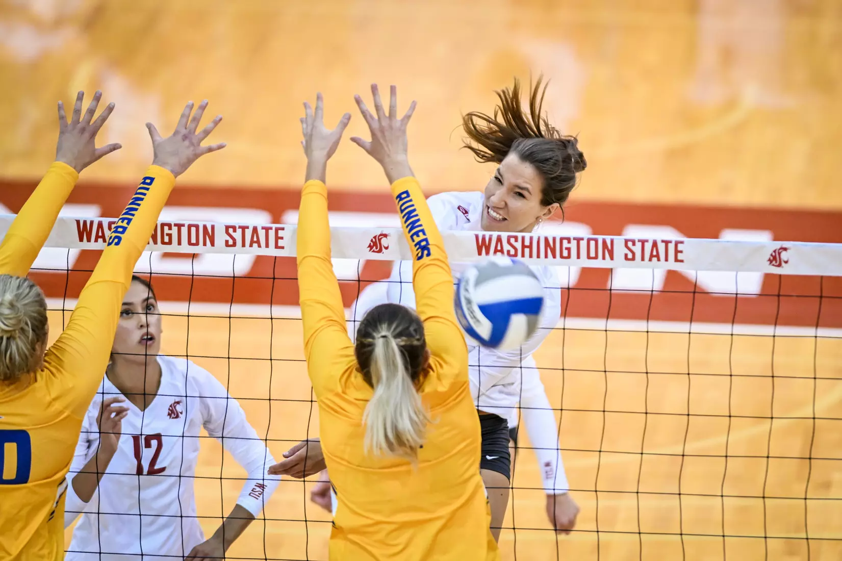 Washington State volleyball defeated CSU Bakersfield, 3-1, on Friday, Sept. 2, 2022.