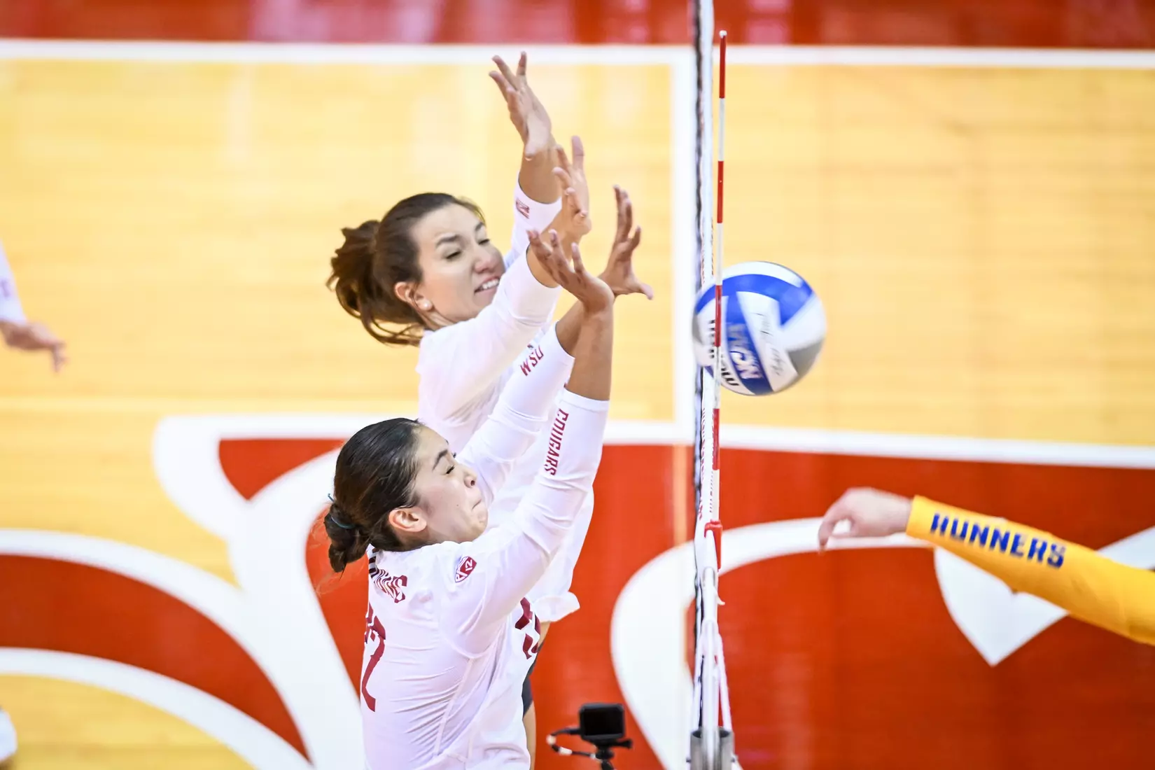 Washington State volleyball defeated CSU Bakersfield, 3-1, on Friday, Sept. 2, 2022.