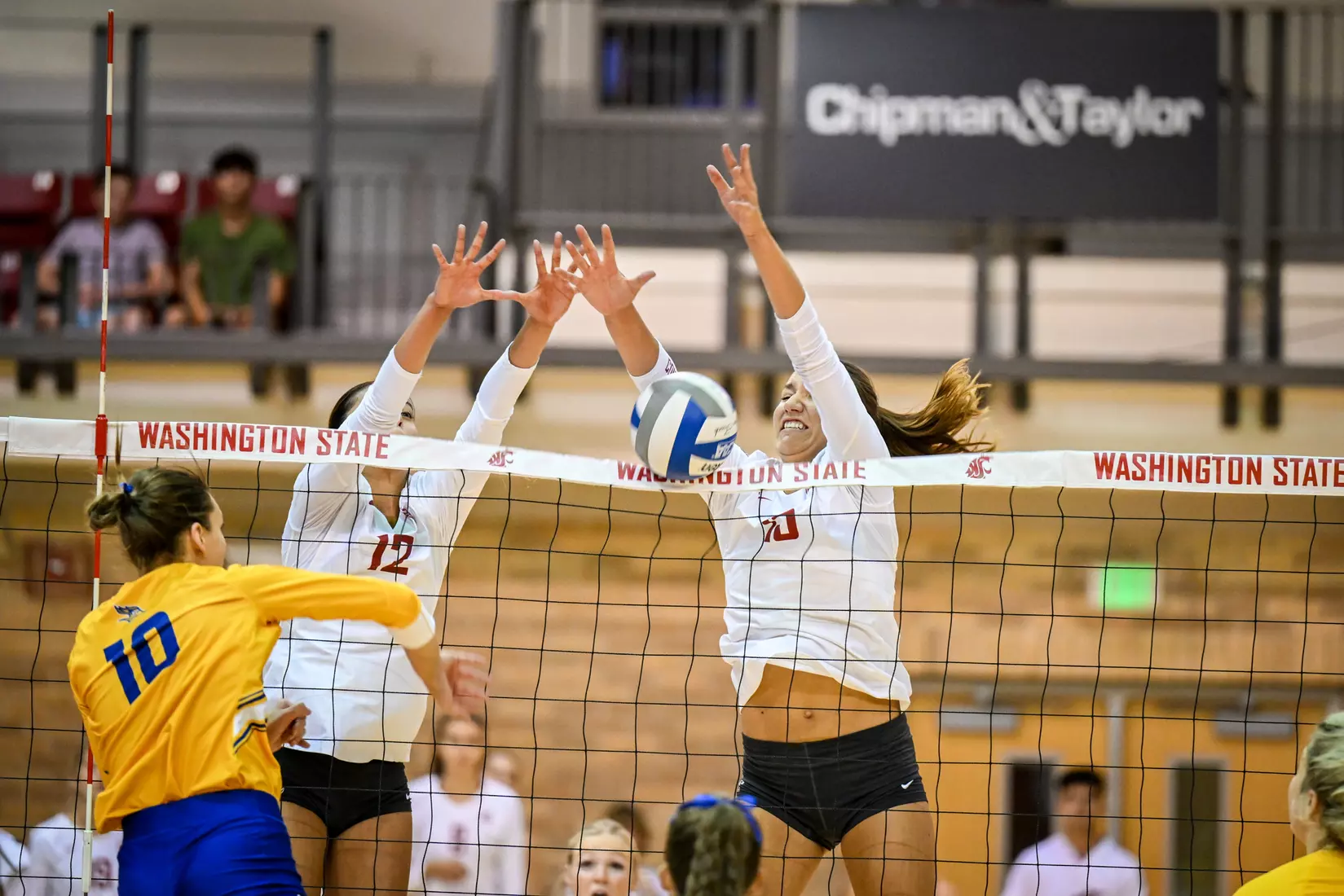 Washington State volleyball defeated CSU Bakersfield, 3-1, on Friday, Sept. 2, 2022.