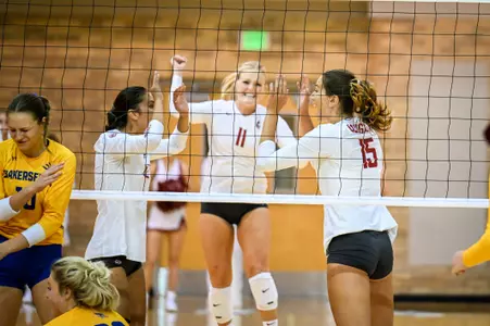 Washington State volleyball defeated CSU Bakersfield, 3-1, on Friday, Sept. 2, 2022.