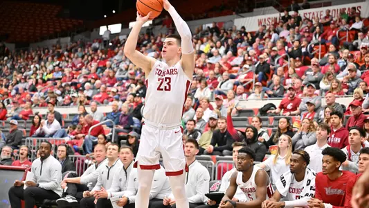 Andrej Jakimovski rises for a 3-point shot against Oregon