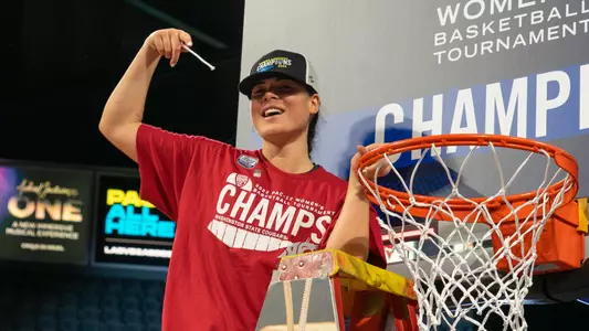 23WBBPac12ChampionshipLegerWalkerCharlisse