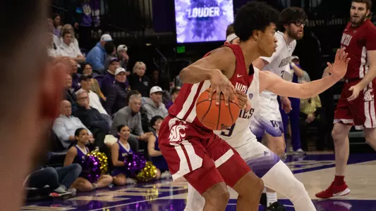 Jaylen Wells works the post against Washington, Feb. 3, 2024
