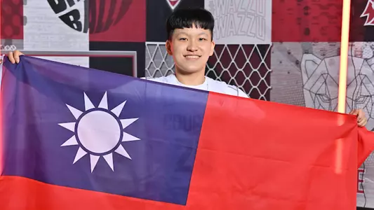 24_7_3 Jean Chiu Signed