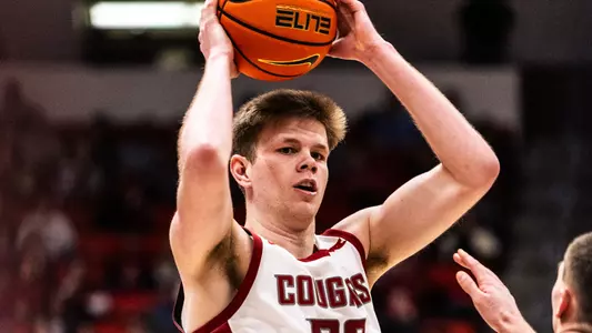 Dane Erikstrup looks to pass against Saint Mary's, Jan. 25, 2025