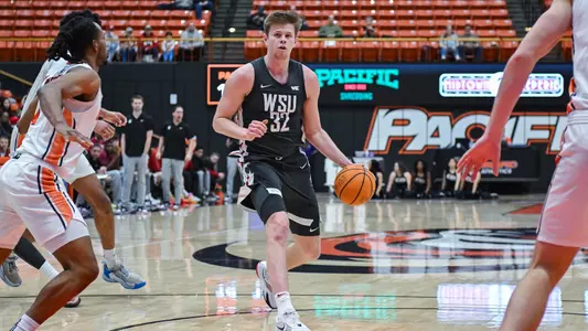 Dane Erikstrup dribbles against Pacific, Jan. 30, 2025