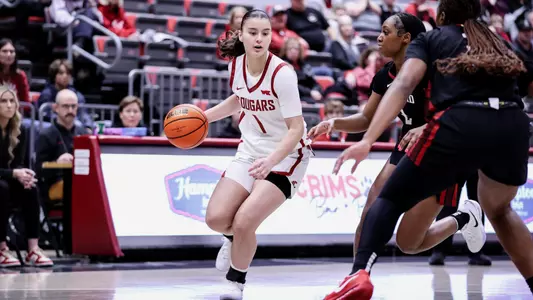 25_11_14 WSU WBB Malvina Haziri dribbles up the court vs. Stanford