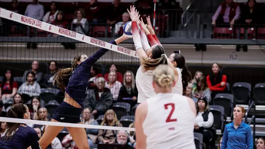 25_11_8 WSU VB Blazkova and Healy go up for the block against Pepperdine