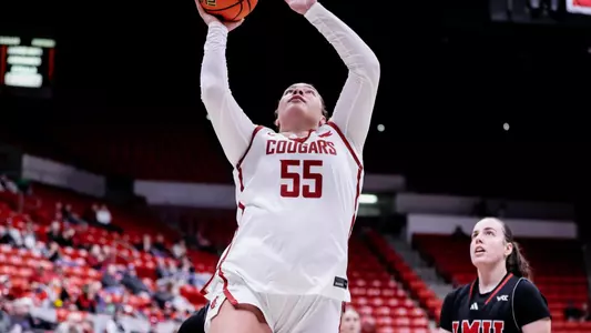 25_12_30 WSU WBB Malia Ruud goes up for a layup against LMU